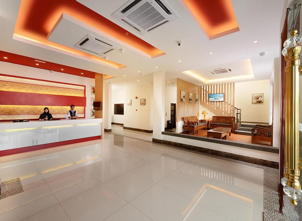 Ernes Hotel Bandar Perda Kampong Permatang Batu Eksteriør billede