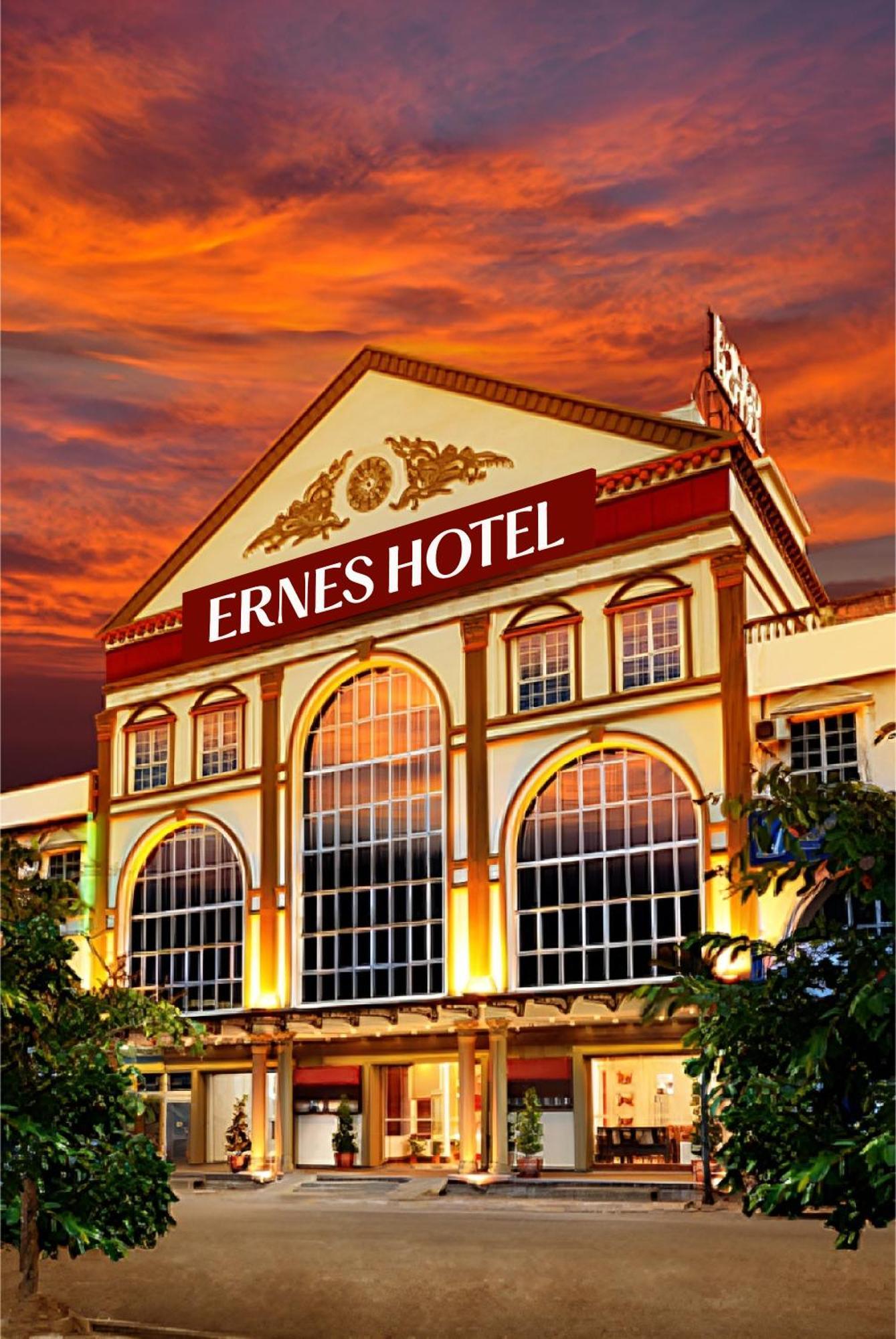 Ernes Hotel Bandar Perda Kampong Permatang Batu Eksteriør billede